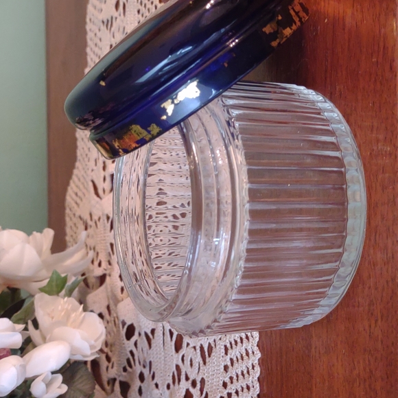 Vintage Cobalt Blue Lidded Vanity Jar - Picture 5 of 6